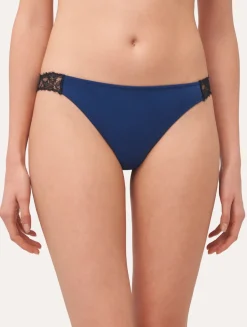 La Perla Lace Thong In And Black< G String & Thong